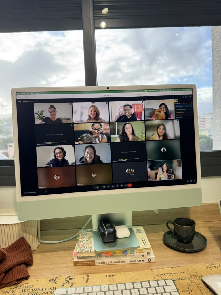 Encontro ao vivo da Oficina com as alunas na tela